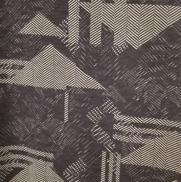 Lularoe Medium Perfect T - Picture 4 of 4